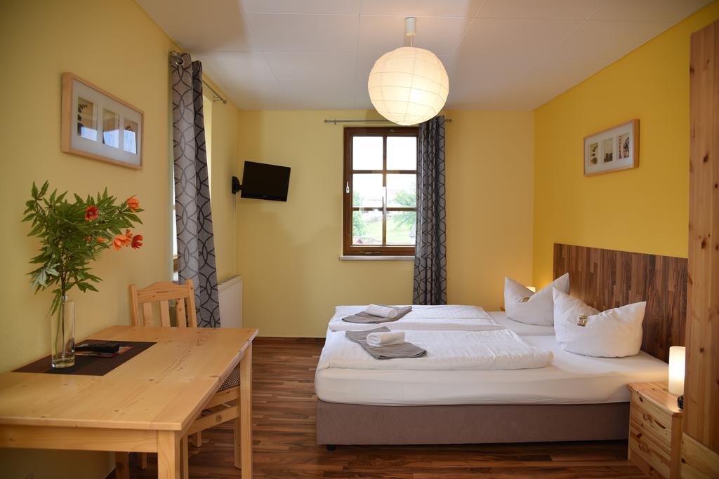 Thueringer Landhotel Edelhof Uhlstadt-Kirchhasel Екстер'єр фото